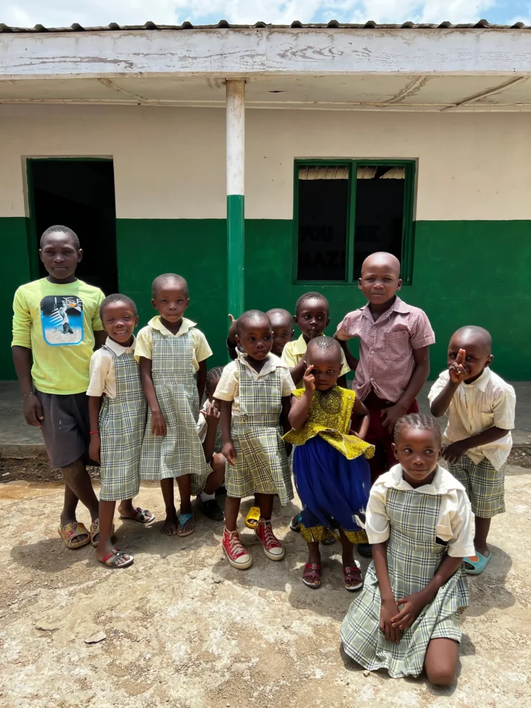 Children in school uniforms in Maboromokoni