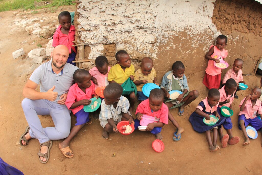 Bring Life Mission free feeding program