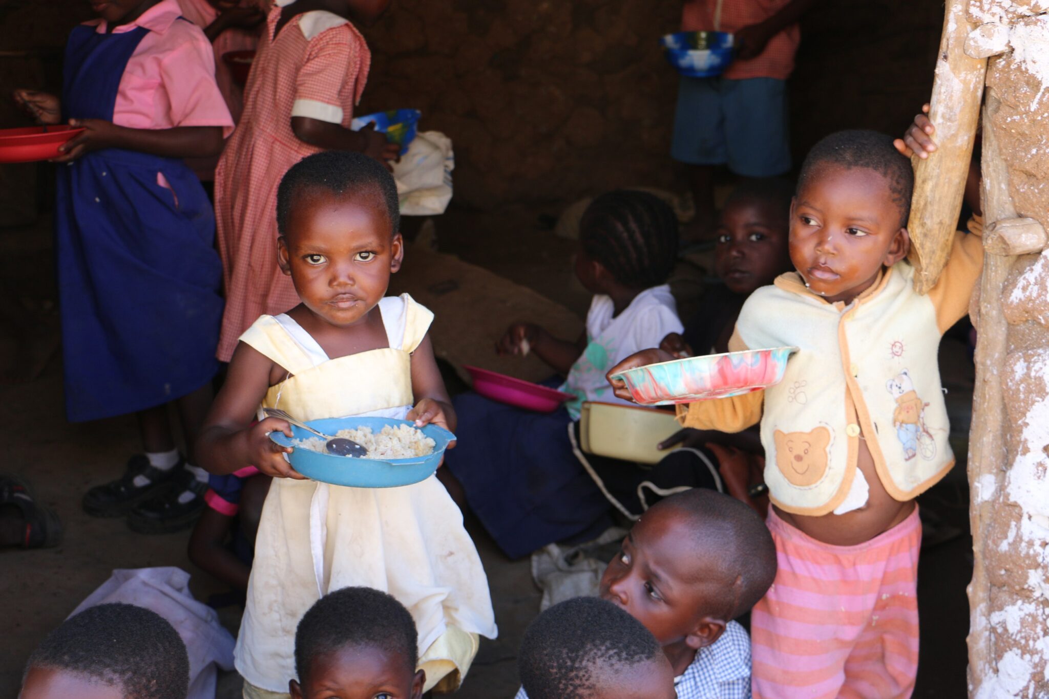Serving meals to children at school