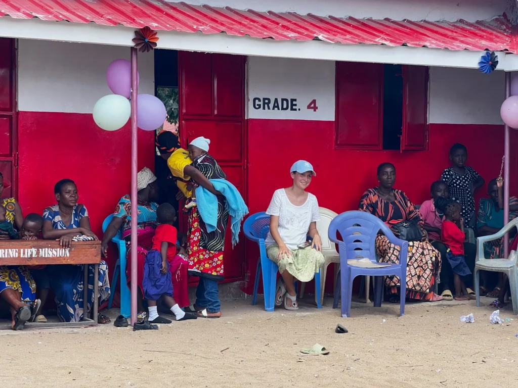 Обучение детей в Malindi Bring Life Academy