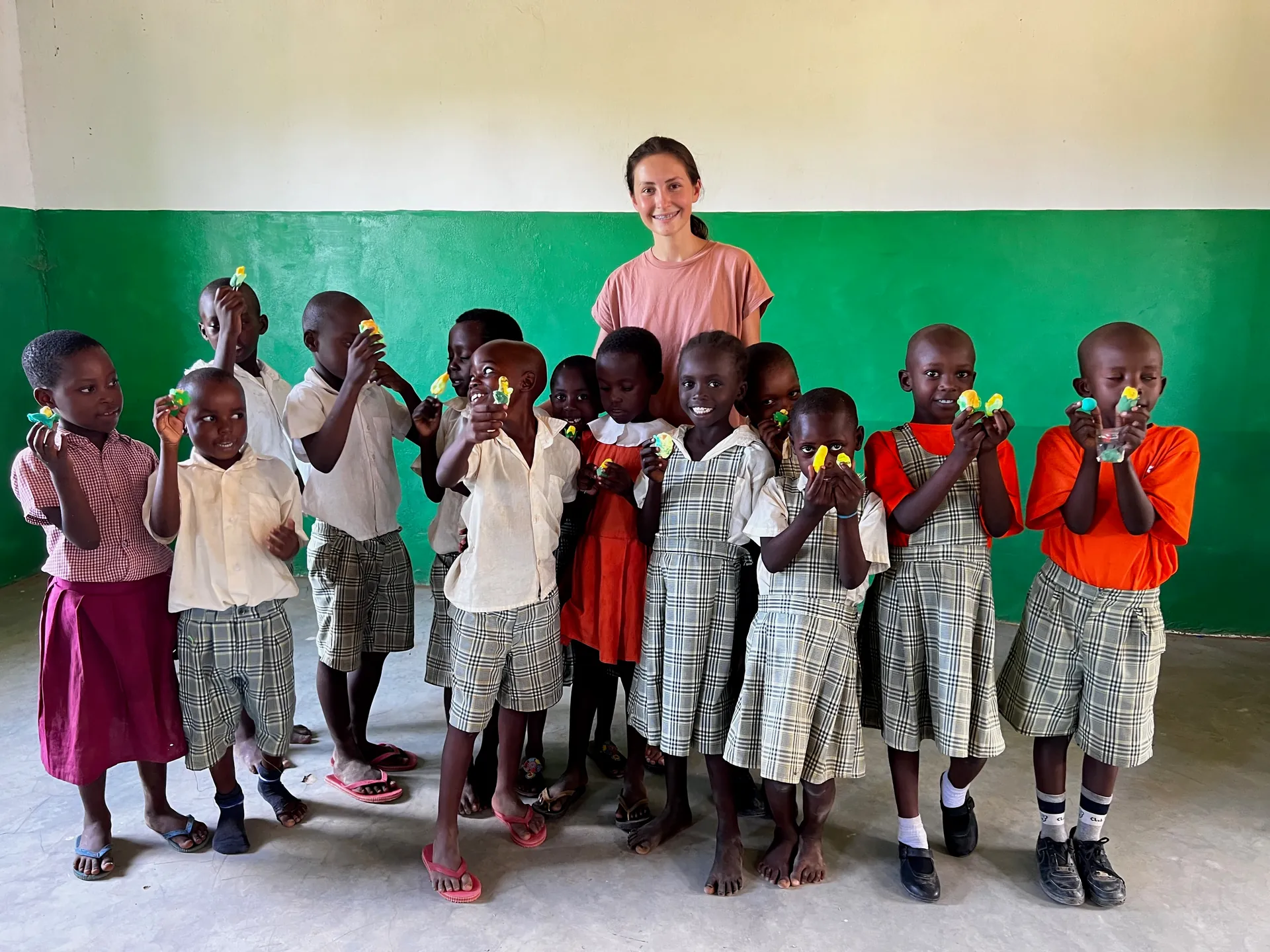 An art class in the Furunzi slums